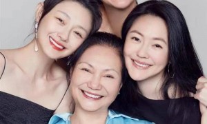 对话曝光！S妈感谢马晓梅汇报孩子动向，转头对台媒抱怨，秒变脸